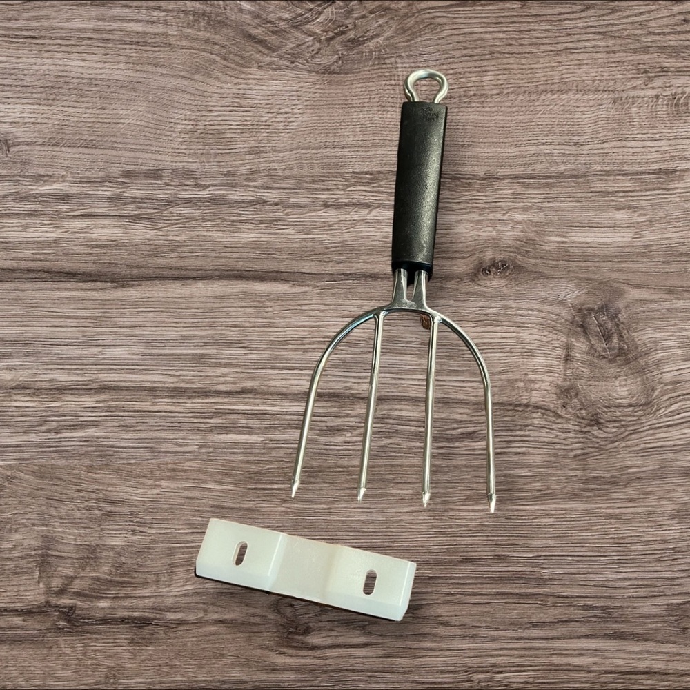 Pampered Chef Meat Lifter Fork - Picture 2 of 3